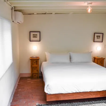 The Farmhand 1 Downtown 3* Santa Fe