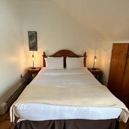 The Farmhand 1 Downtown Hotel 3*