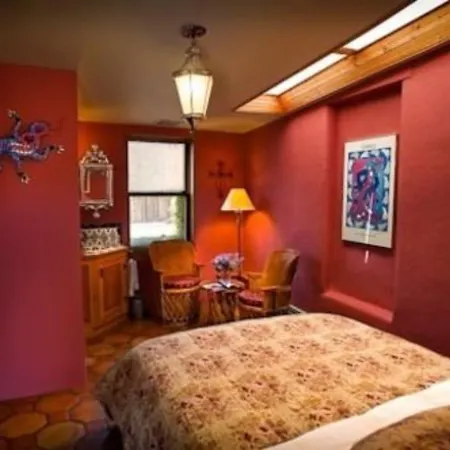 The Farmhand 1 Downtown 3* Santa Fe