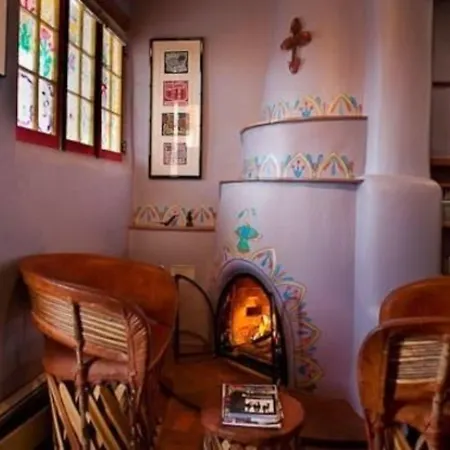 The Farmhand 1 Downtown Hotel 3*