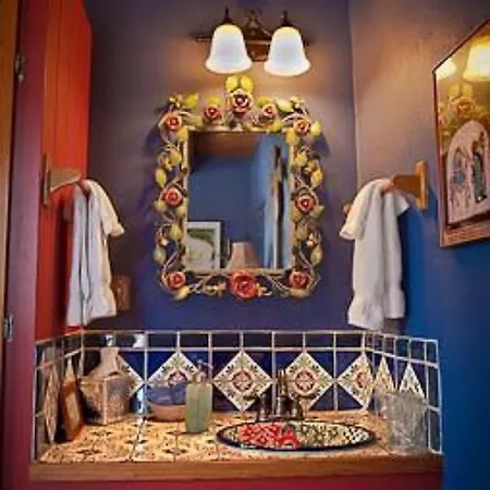 The Farmhand 1 Downtown Hotel